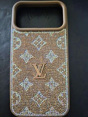 17 Pro Max LV Rhinestone Phone Case - Gold Brown